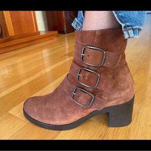 Wonders made with love ankle boots size 9( fits size 8’5)
